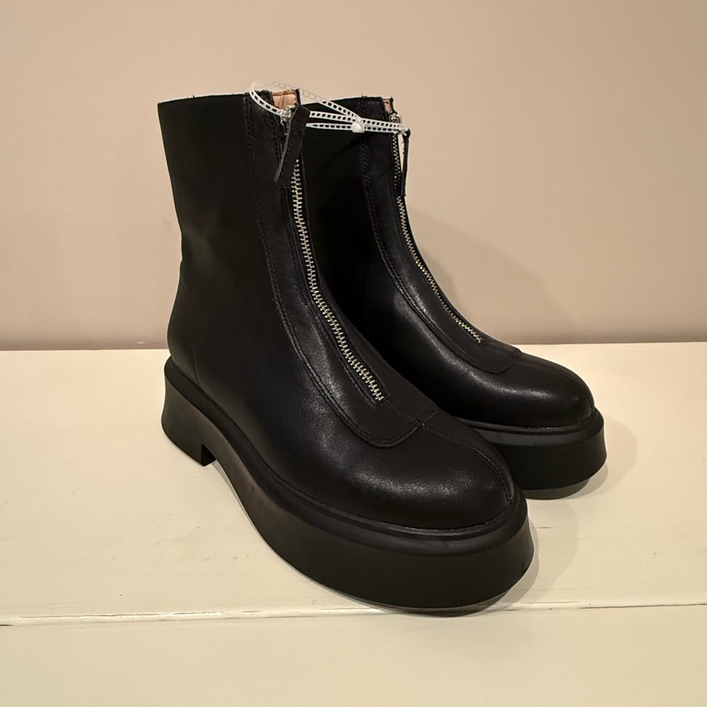 Steve Madden Women’s Jones Black Ankle Boots
